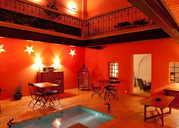 לינה וארוחת בוקר Le Jardin De Kabir 3*